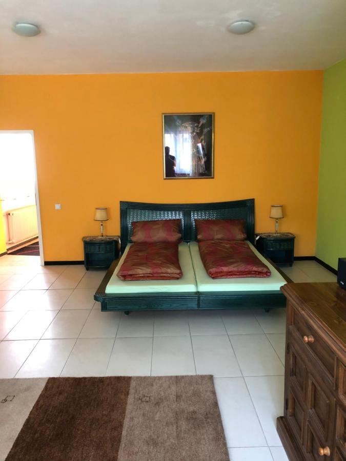 Einfache Monteurwohnung Mit Wlan Und Sat Tv, Netflix Frankweiler Bagian luar foto